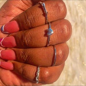 SET OF 4 - SILVER RINGS